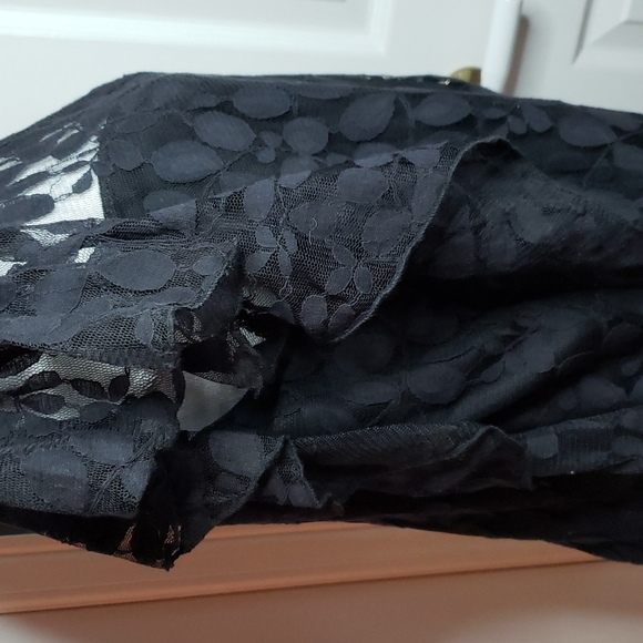 Medium Black lace ADIVA flutter sleeve top - Picture 3 of 8